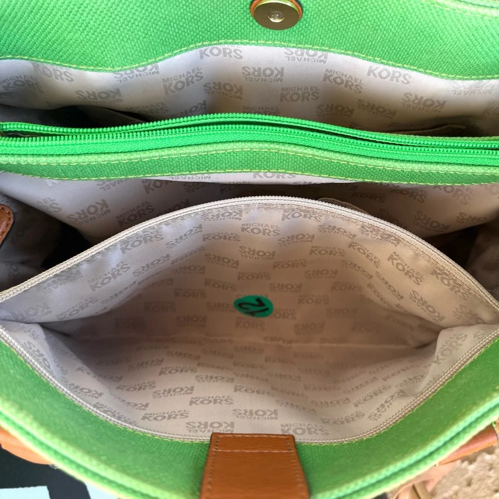 MICHAEL KORS 💚 Green Hamilton Handbag - Picture 15 of 16